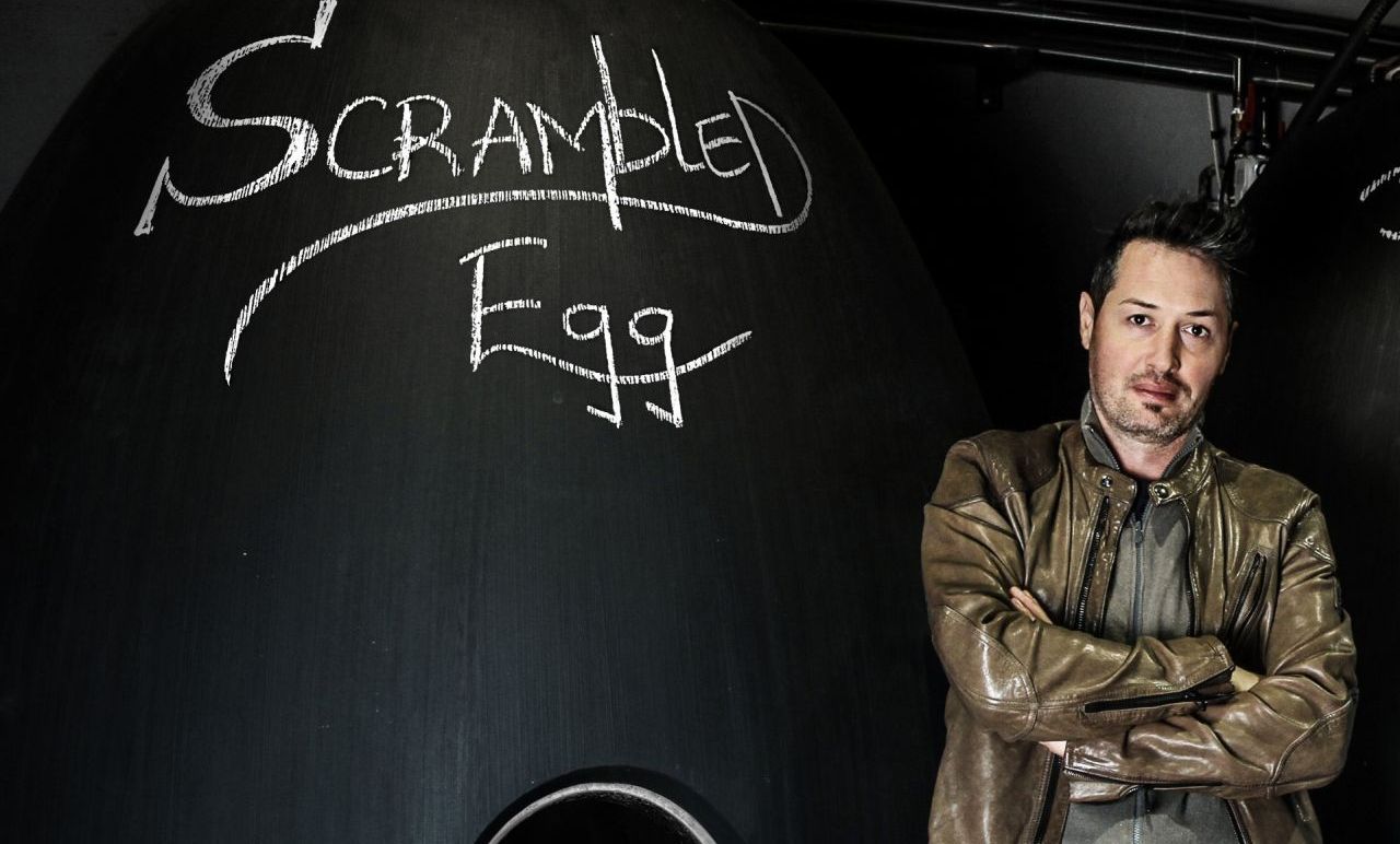 От Лондон до село Николаево: Еди Куриян за честното вино и “срещата” му с Брад Пит