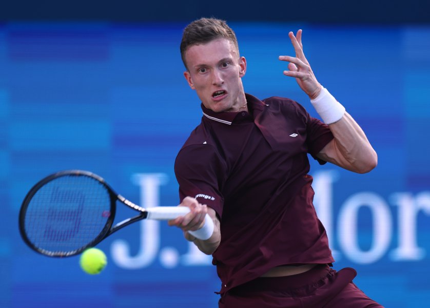 Феликс Оже Алиасим Иржи Лехечка1