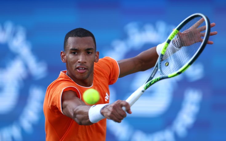 Оже-Алиасим си осигури сблъсък с Медведев на 1/2-финалите в Дубай