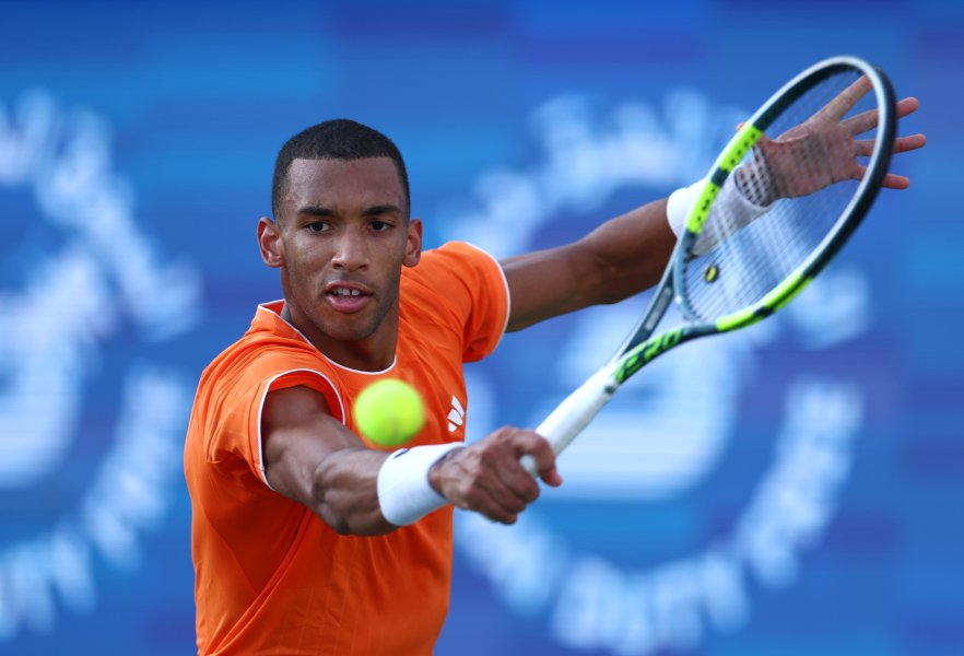 Феликс Оже Алиасим Иржи Лехечка1