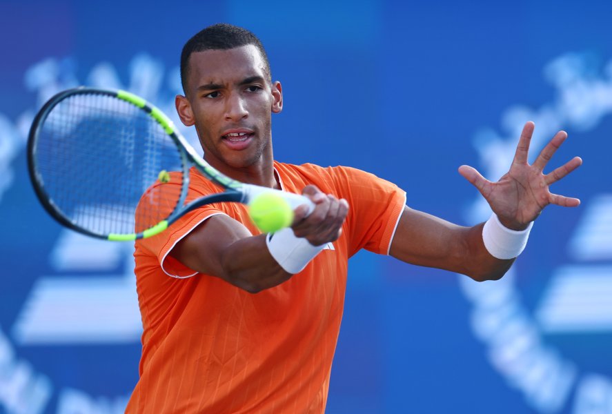 Феликс Оже Алиасим Иржи Лехечка1