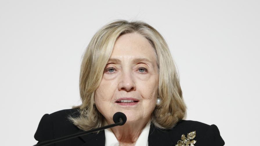 <p>Клинтън отрече за връзки с Епстийн, призова Тръмп да свидетелства</p>