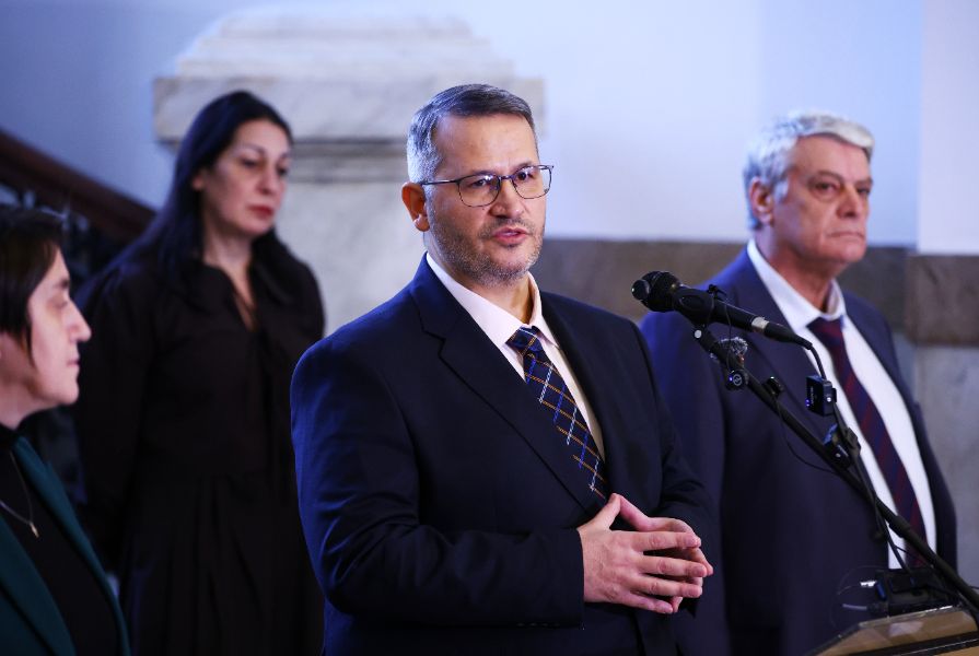 <p>Министър Иван Христанов е известил премиера за заплаха за националната сигурност.</p>