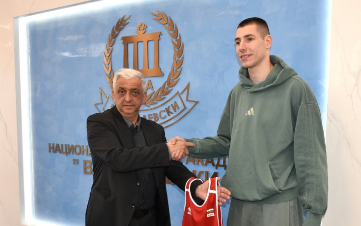 Ректорът на НСА поздрави Божидар Саръбоюков за впечатляващите резултати