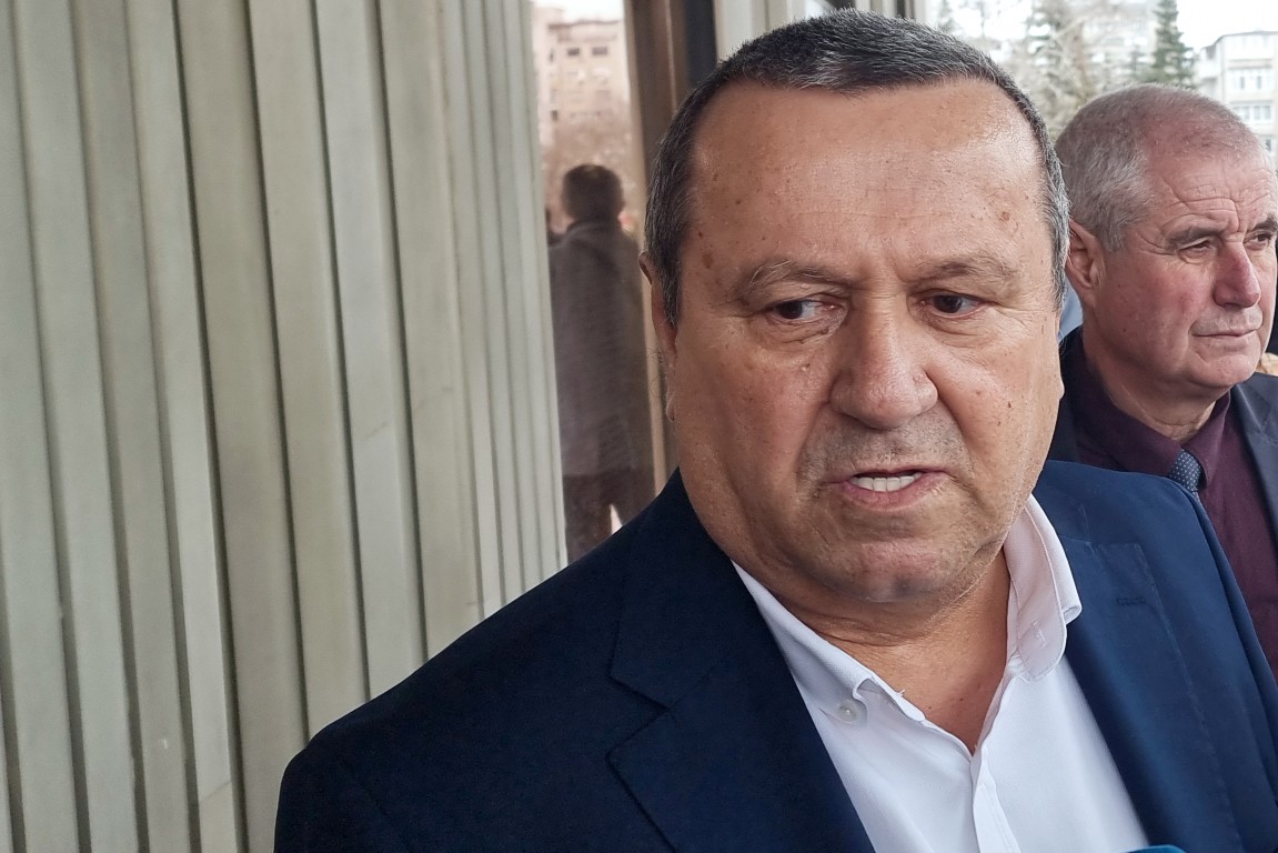 Адемов: Вдигането на пенсиите и заплатите е в бюджета