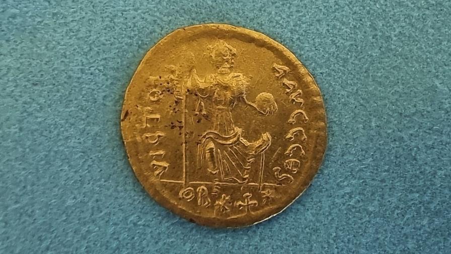 Златна монета от VI в., открита на крепостта „Туида” край Сливен