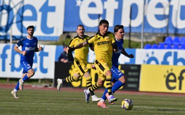 В мач без картони - Ботев Пловдив отново не успя да превземе 