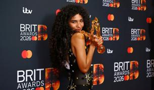 „Новата кралица на попа“ Оливия Дийн триумфира на Brit Awards 2026