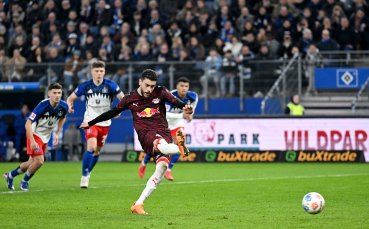 Откритие на Станимир Стоилов блести в Първа Бундеслига, феновете хвърлят тенис топки