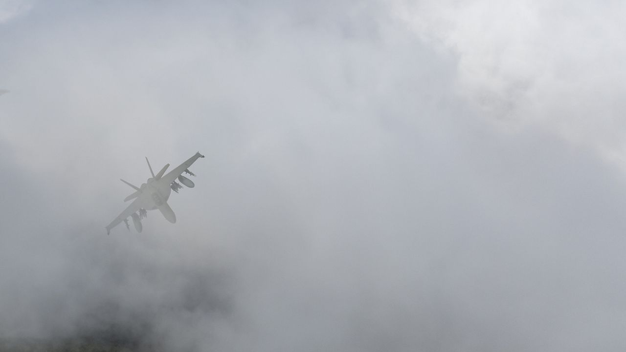 Американски изтребители се разбиха, пилоти се спасиха с парашути в Кувейт