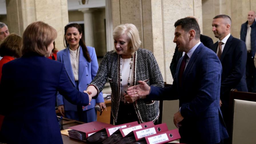 "Хората ни разбират и подкрепят": ДПС влиза в битка за НС със самочувствие