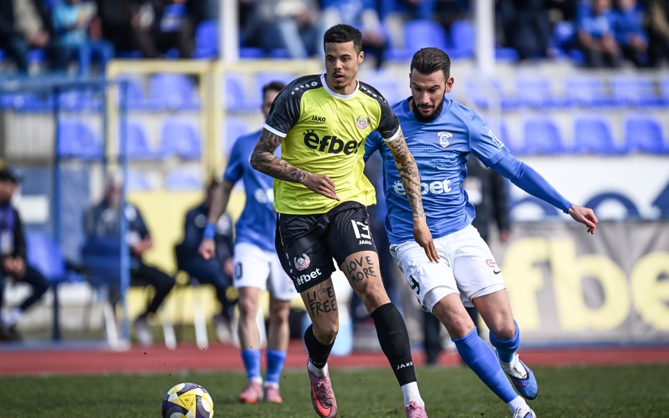 НА ЖИВО: Спартак Варна - Монтана 0:0, домакините натискат