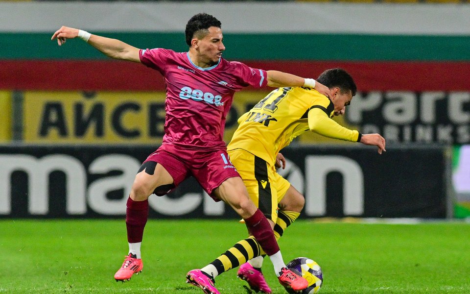 НА ЖИВО: Ботев Пловдив 0:0 Септември София, пропуск на домакините