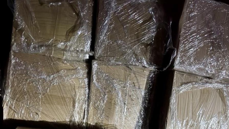 Близо килограм кокаин и четвърт тон канабис в София