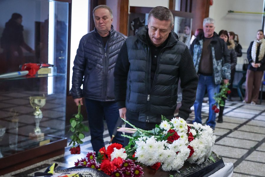 Анатоли Нанков1