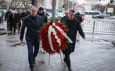 Целият отбор на ЦСКА и десетки легенди изпратиха Георги Велинов (видео+снимки)