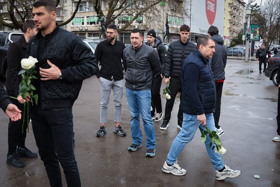 Поклонение на Георги Велинов1