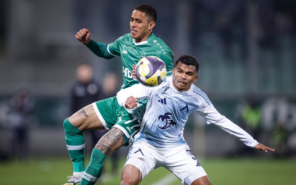 НА ЖИВО: Лудогорец - Левски 0:0, битка за всеки сантиметър в Разград