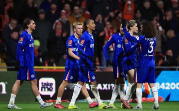 Челси оцеля срещу десет от Рексъм и е напред във ФА Къп след продължения