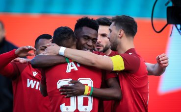 ЦСКА е на 10 точки от върха след категорична победа над Локомотив София