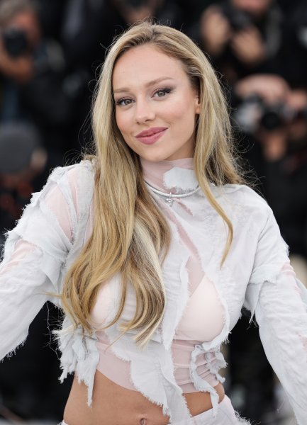 Естер Еспосито1