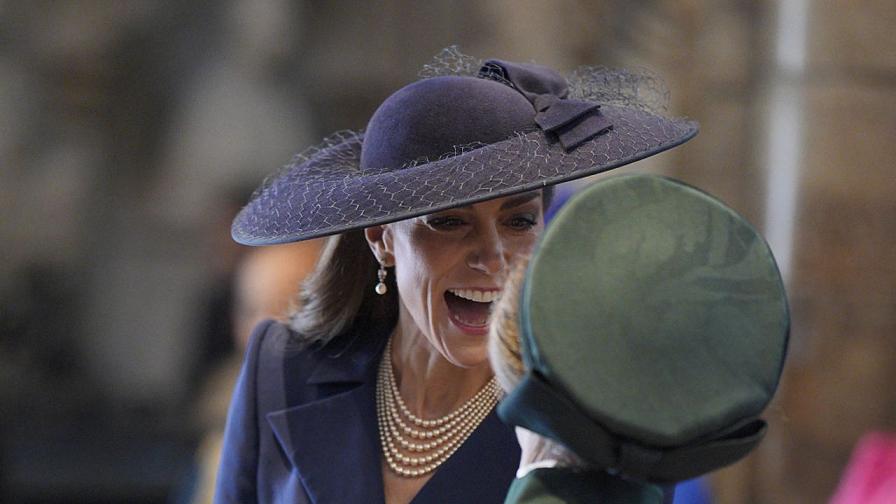 Кралският етикет: Защо Кейт Мидълтън и принцеса Ан пропуснаха традиционната си целувка