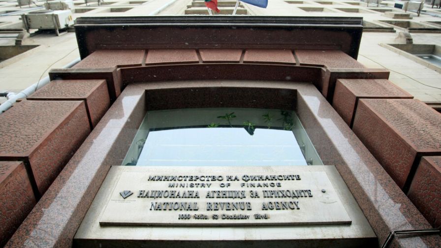 НАП пусна предварително попълнените декларации: Проверете какви доходи са описани на ваше име