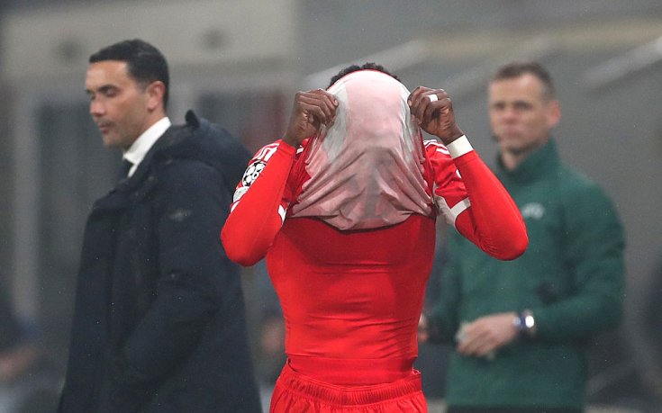 Не просто отбор, а семейство: трогателният щит за Алфонсо Дейвис