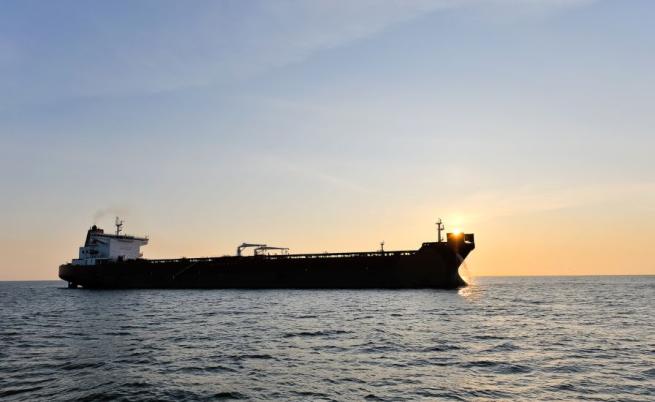 Танкер, плаващ под гръцки флаг, е ударен край руското пристанище Новоросийск в Черно море