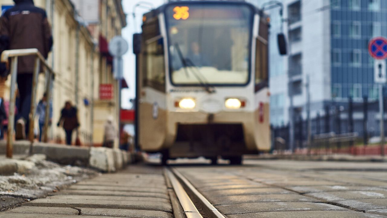 Най-малко 22 души пострадаха при сблъсък на два трамвая в Москва