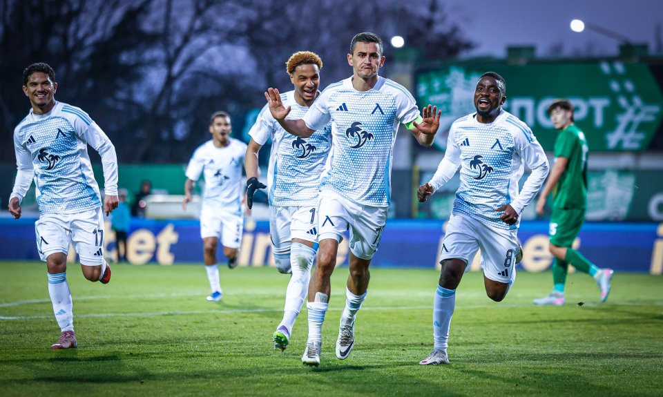 Берое Левски1