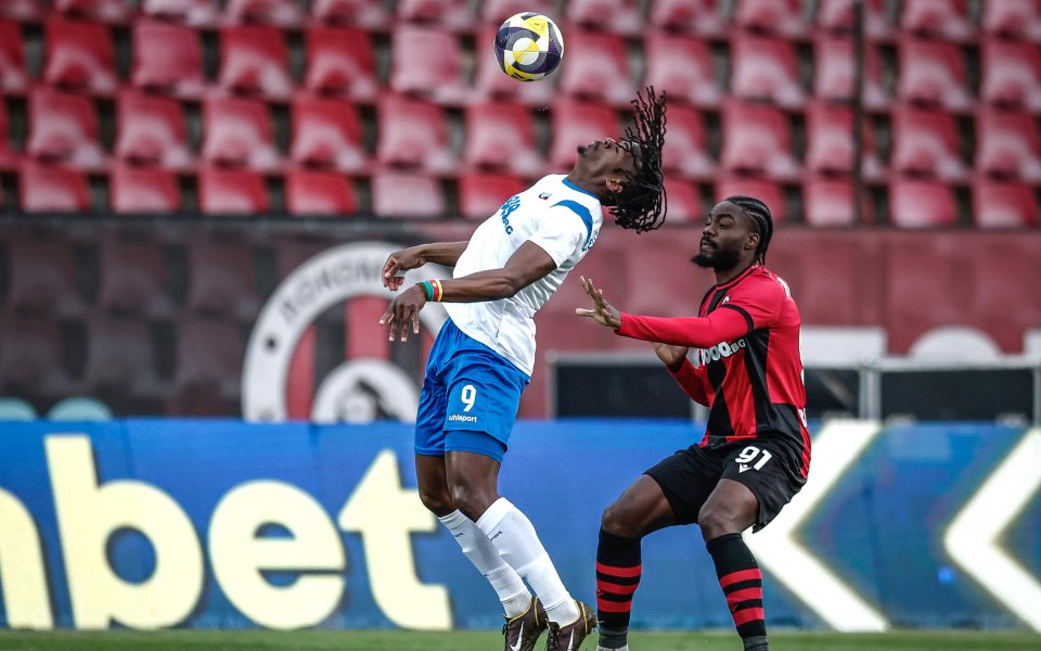 НА ЖИВО: Локо София - Септември 0:0, домакините диктуват темпото