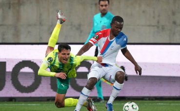 Кристъл Палас мина по трудния път, но преодоля АЕК Ларнака