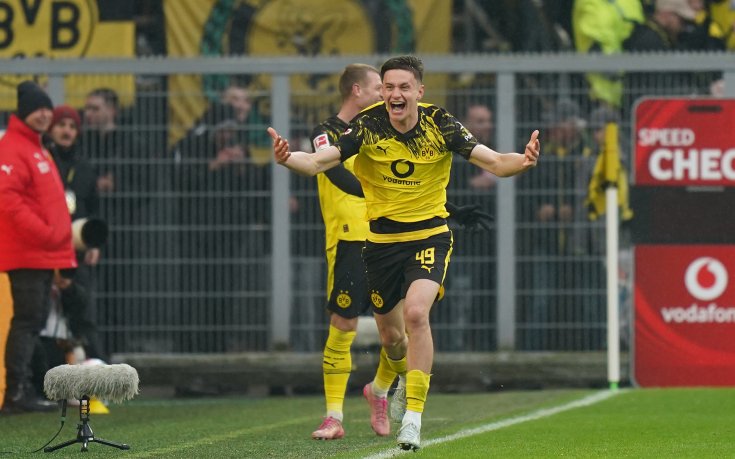 Младок подписа професионален договор с Борусия Дортмунд