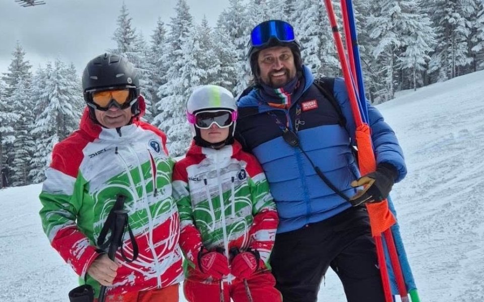 Скиорката Радена Ангелова със синдром на Даун тренира в Банско с елитни треньори