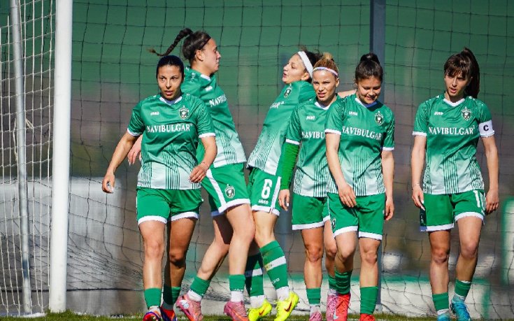 Лудогорец удари НСА в дербито при жените и докосва титлата
