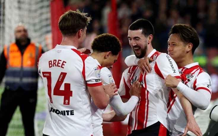 Саутхемптън влезе в Топ 6 с един от головете на сезона (видео)