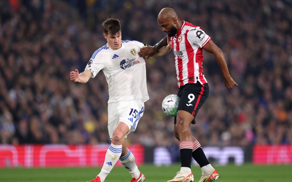 Илия Груев остана резерва при равенство без много положения между Лийдс и Брентфорд