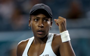 Коко Гоф започна мудно, но след това даде само гейм на сънародничка в Маями