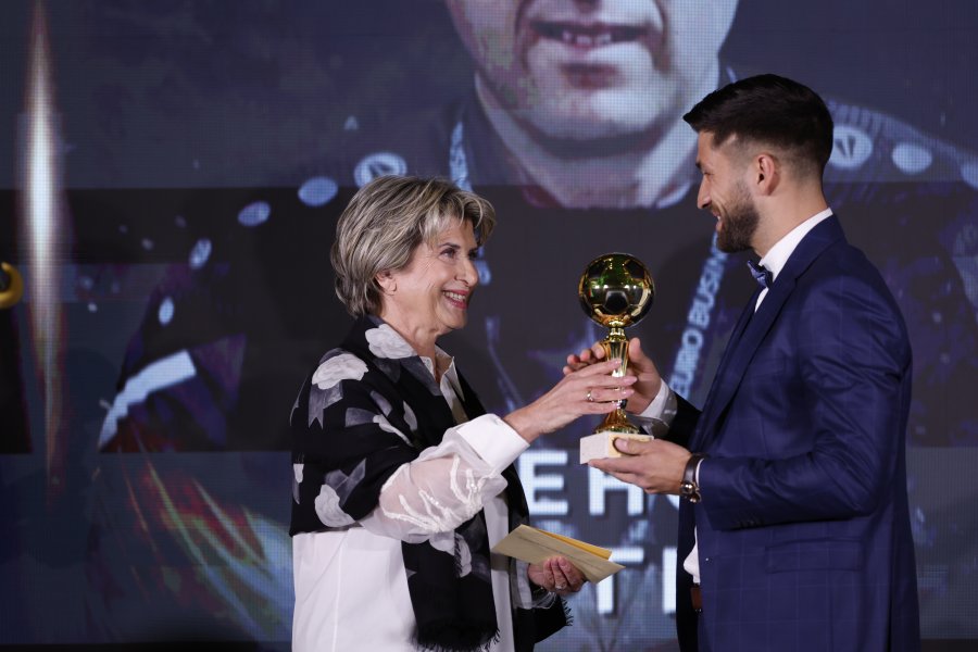 Футболист на Годината1