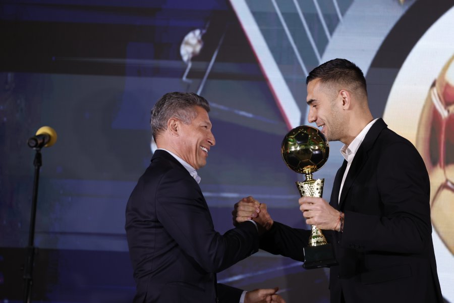 Футболист на Годината1