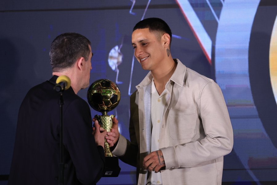 Футболист на Годината1