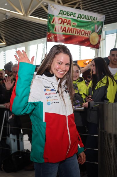 Лора Христова се завърва в България след Зимните олимпийски игри1