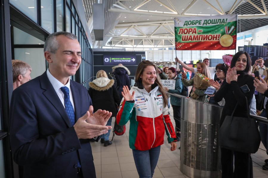 Лора Христова се завърва в България след Зимните олимпийски игри1