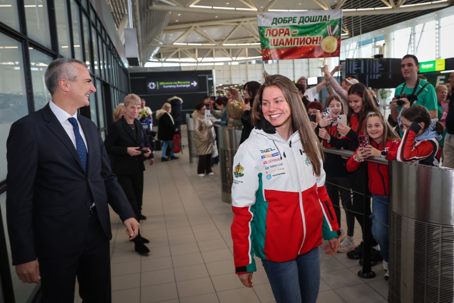 Лора Христова се завърва в България след Зимните олимпийски игри1
