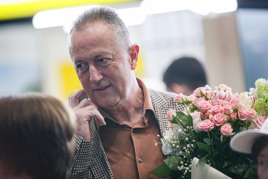 Лора Христова се завърна в България1