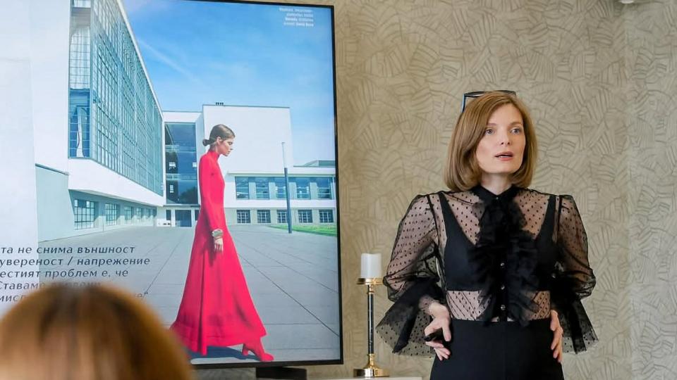 Нора Шопова