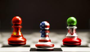 Тихата игра на Пекин: Защо Китай не бърза да спасява Иран и как печели от хаоса