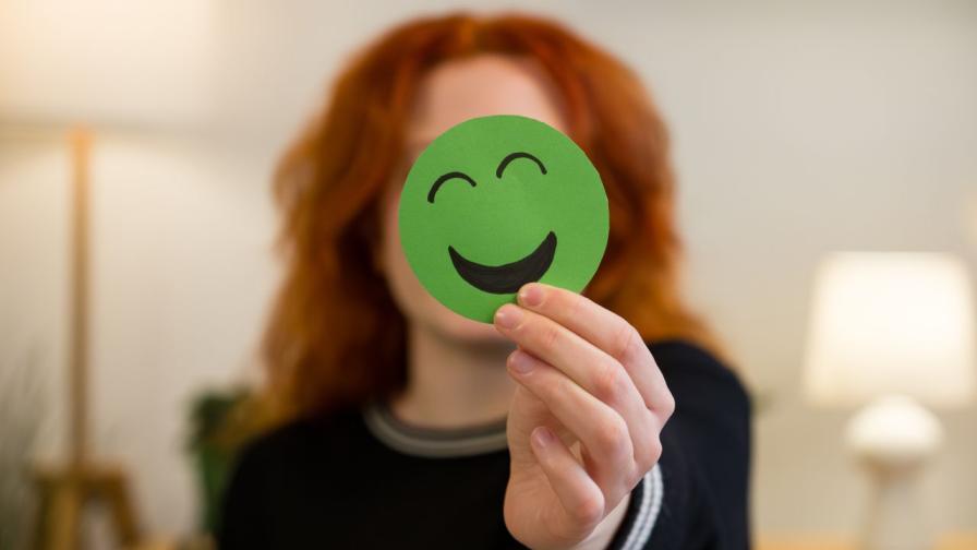 Жената, която не се усмихна 40 години, за да няма бръчки