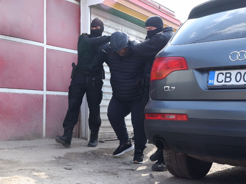 <p>Полицейска акция срещу купения вот в София.</p>